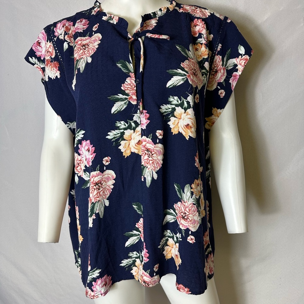 Buffalo David Britton XL  Blue Floral Flowy Peasant Flutter Sleeve Top NWT - Picture 4 of 8
